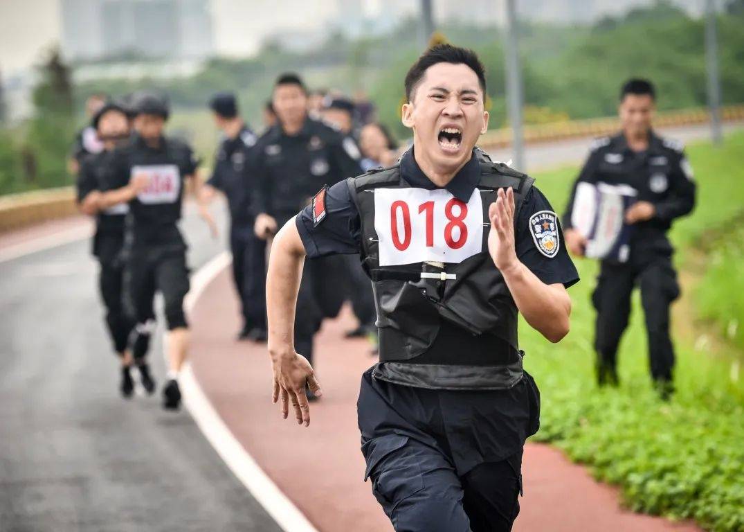 主教练战术高明，率队取得胜利的简单介绍